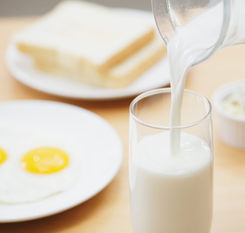 Fresh organic milk Khaalis doodh Karachi Organic milk delivery Natural milk Pakistan Hormone-free milk