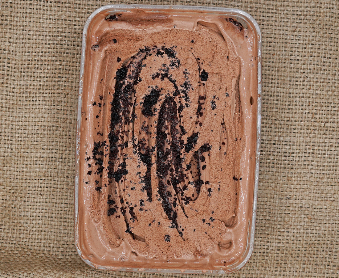 Chocolate chip ice cream 1 liter creamy frozen dessert with chocolate pieces